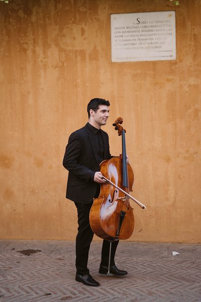 Juan Carlos, violonchelista de Música Para Boda